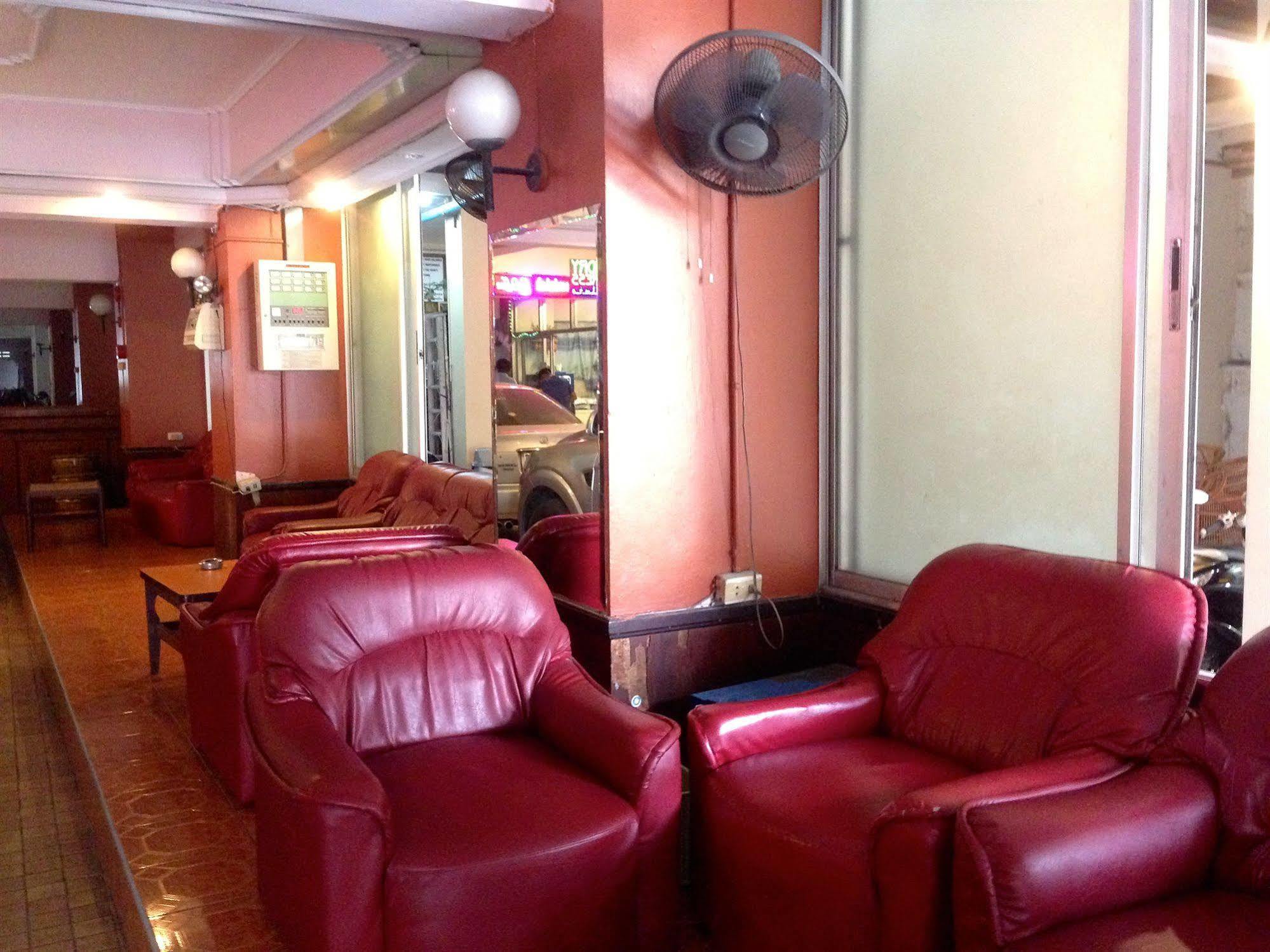 Cherry Hotel Pattaya Bagian luar foto