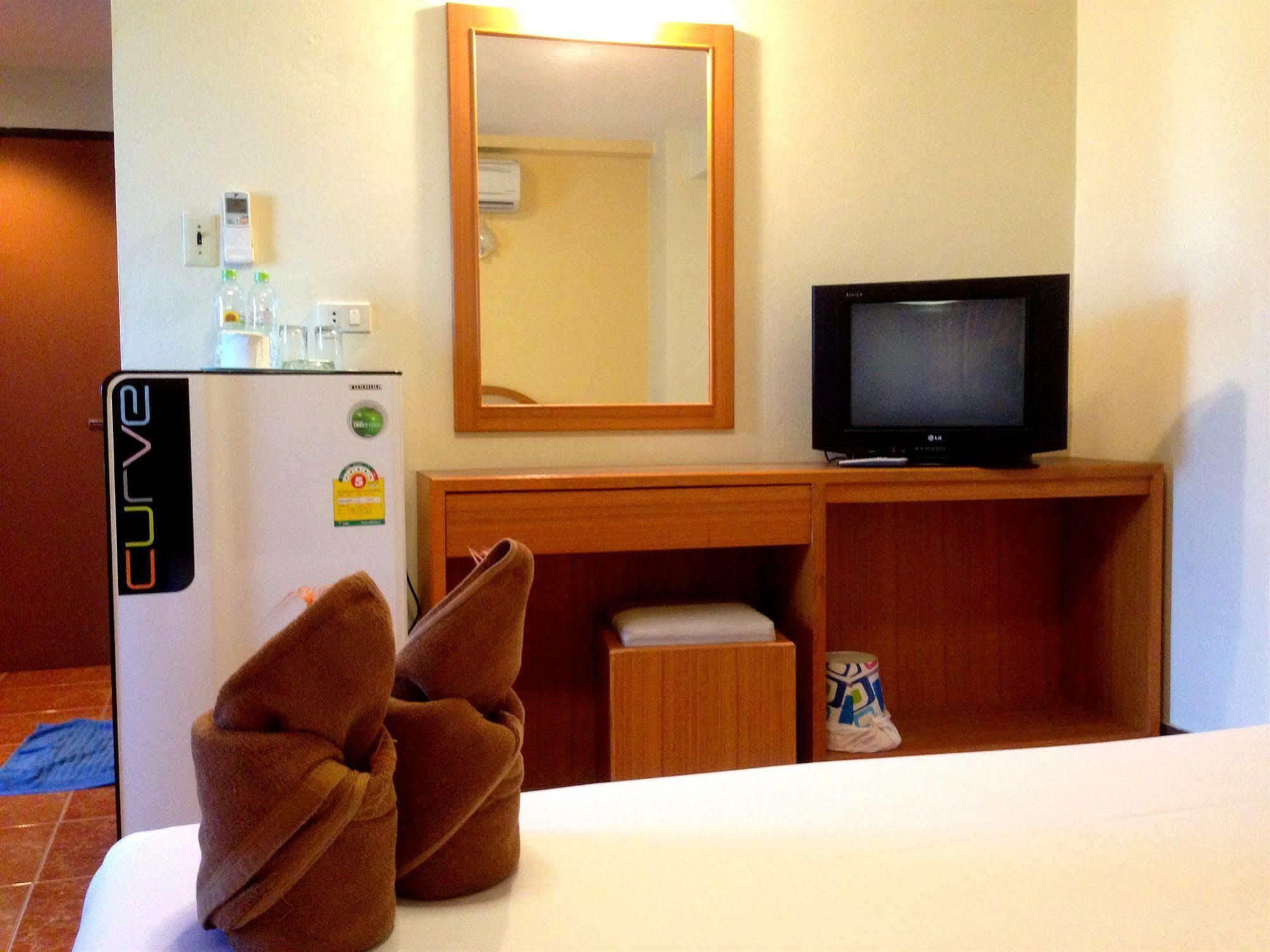 Cherry Hotel Pattaya Bagian luar foto