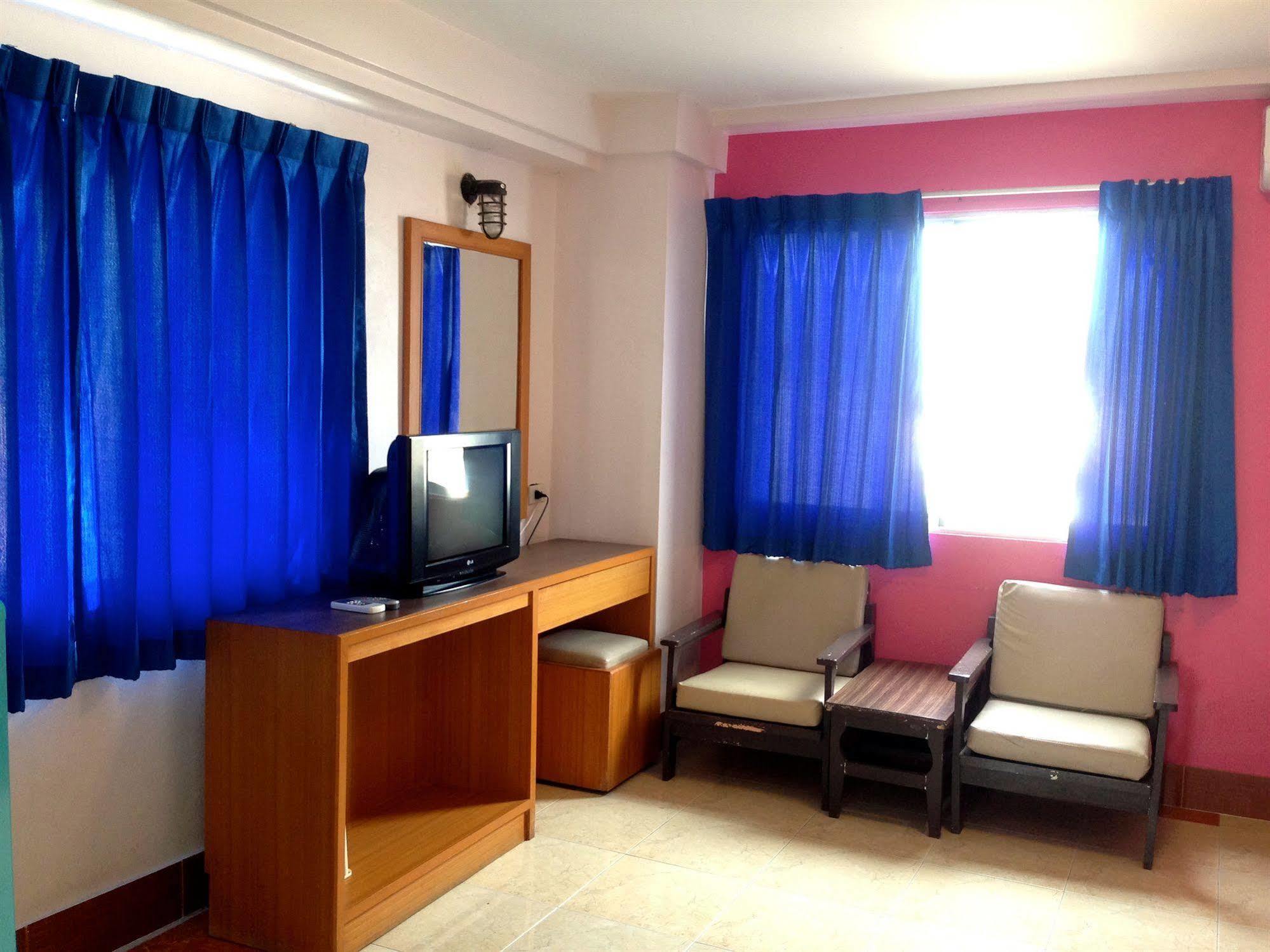 Cherry Hotel Pattaya Bagian luar foto