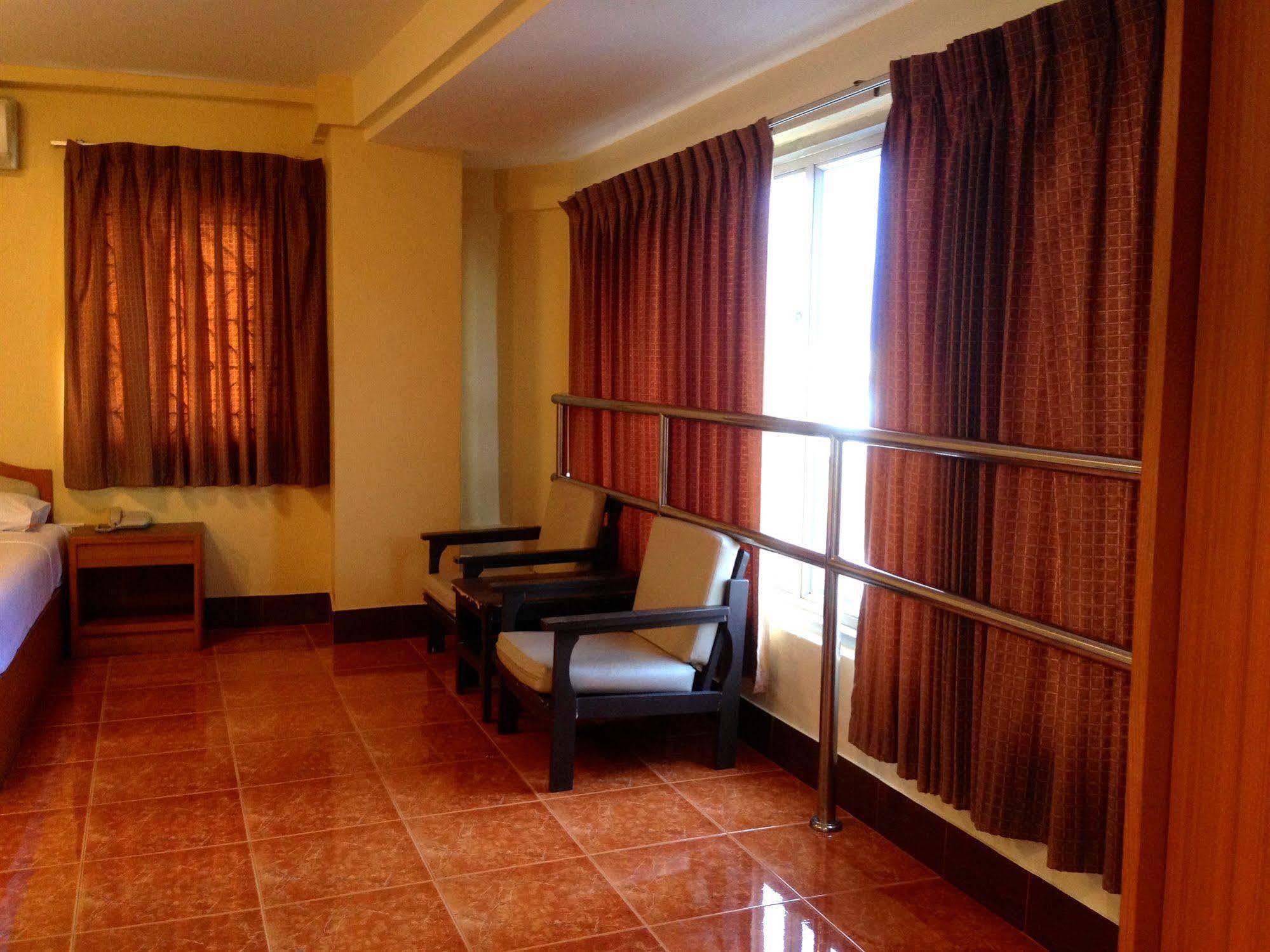 Cherry Hotel Pattaya Bagian luar foto