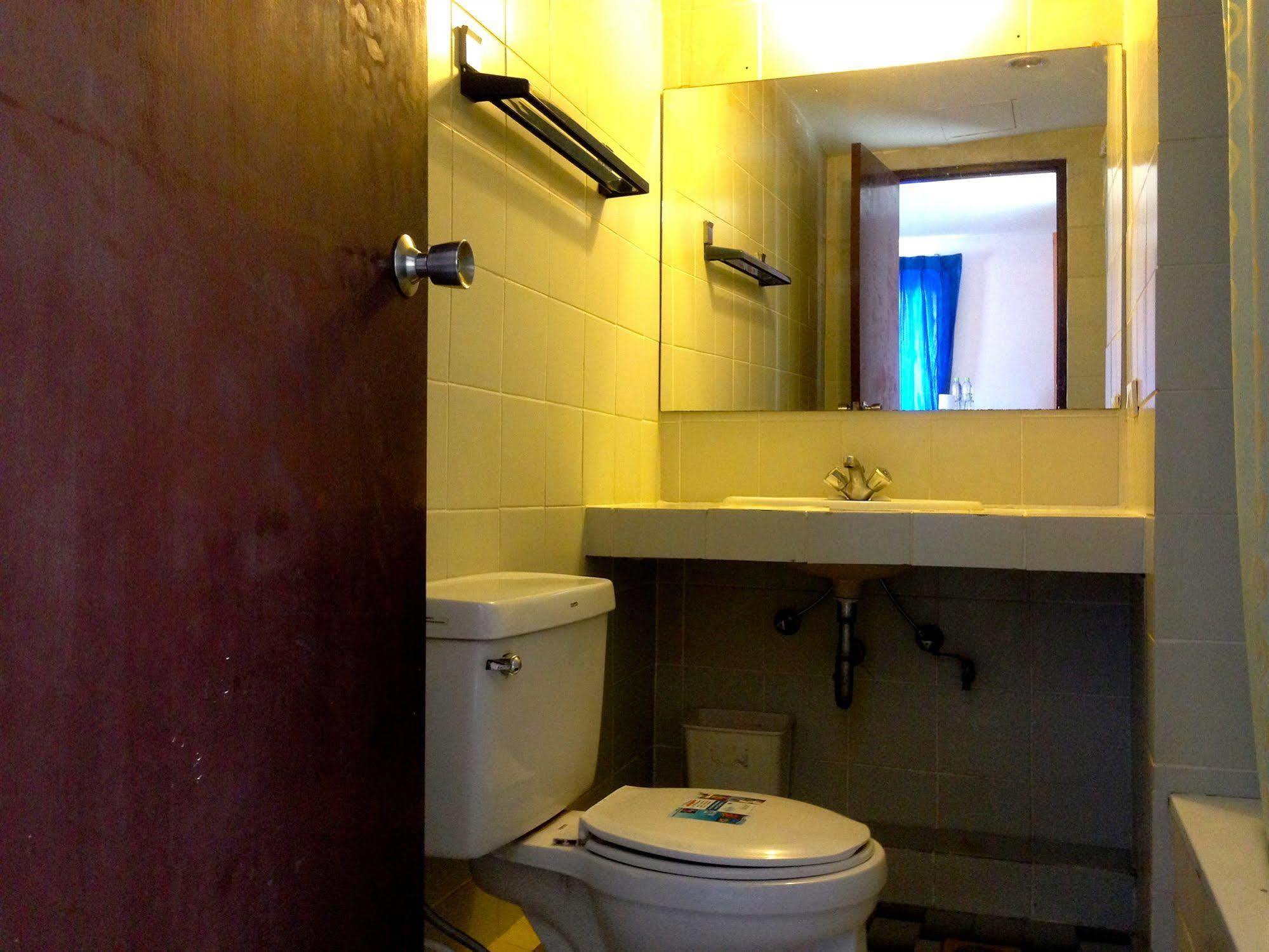 Cherry Hotel Pattaya Bagian luar foto